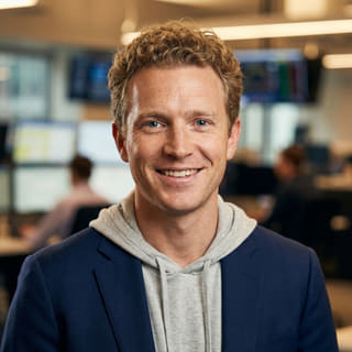 Ryan Brooks, pełniący funkcję Lead Trading Analyst w Dzwon Wartonos, zdjęcie profilowe